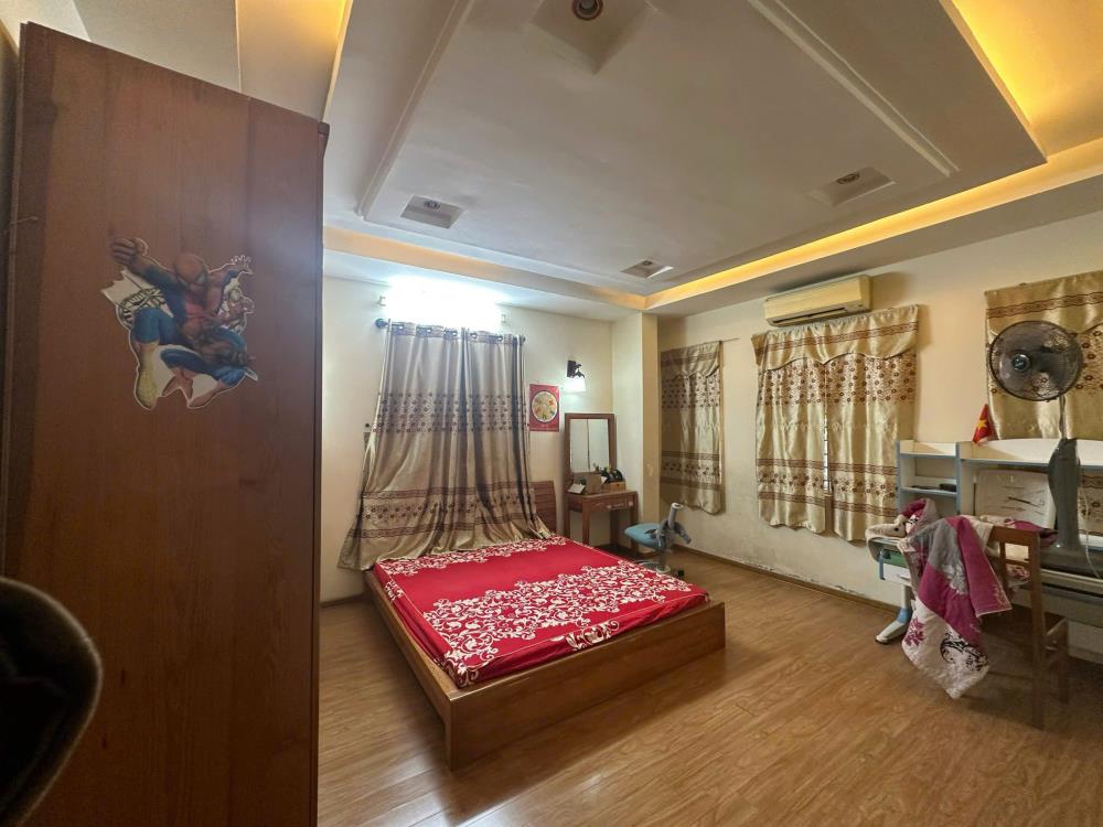 Cho thuê nhà ngõ ô tô 250 Phố Tây Sơn, 55m2, 5 tầng, 6 ngủ, 18 Triệu (có cho làm CHDV)2365572