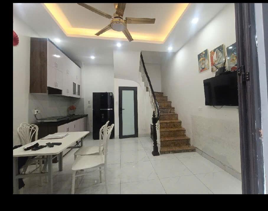 Bán nhà riêng Phố Minh Khai 4 tầng, 20m2, 2.7 tỷ, vài bước ra ô tô2485223
