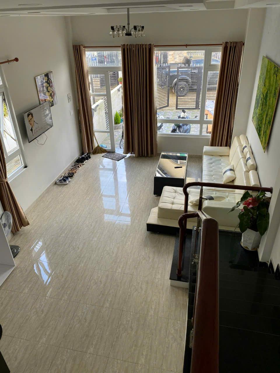 CHO THUÊ VILLA 1 TRỆT 1 LẦU 2 PHÒNG NGỦ NỘI THẤT CƠ BẢN PHƯỜNG 8 ĐÀ LẠT 12 TRIỆU/THÁNG2467889