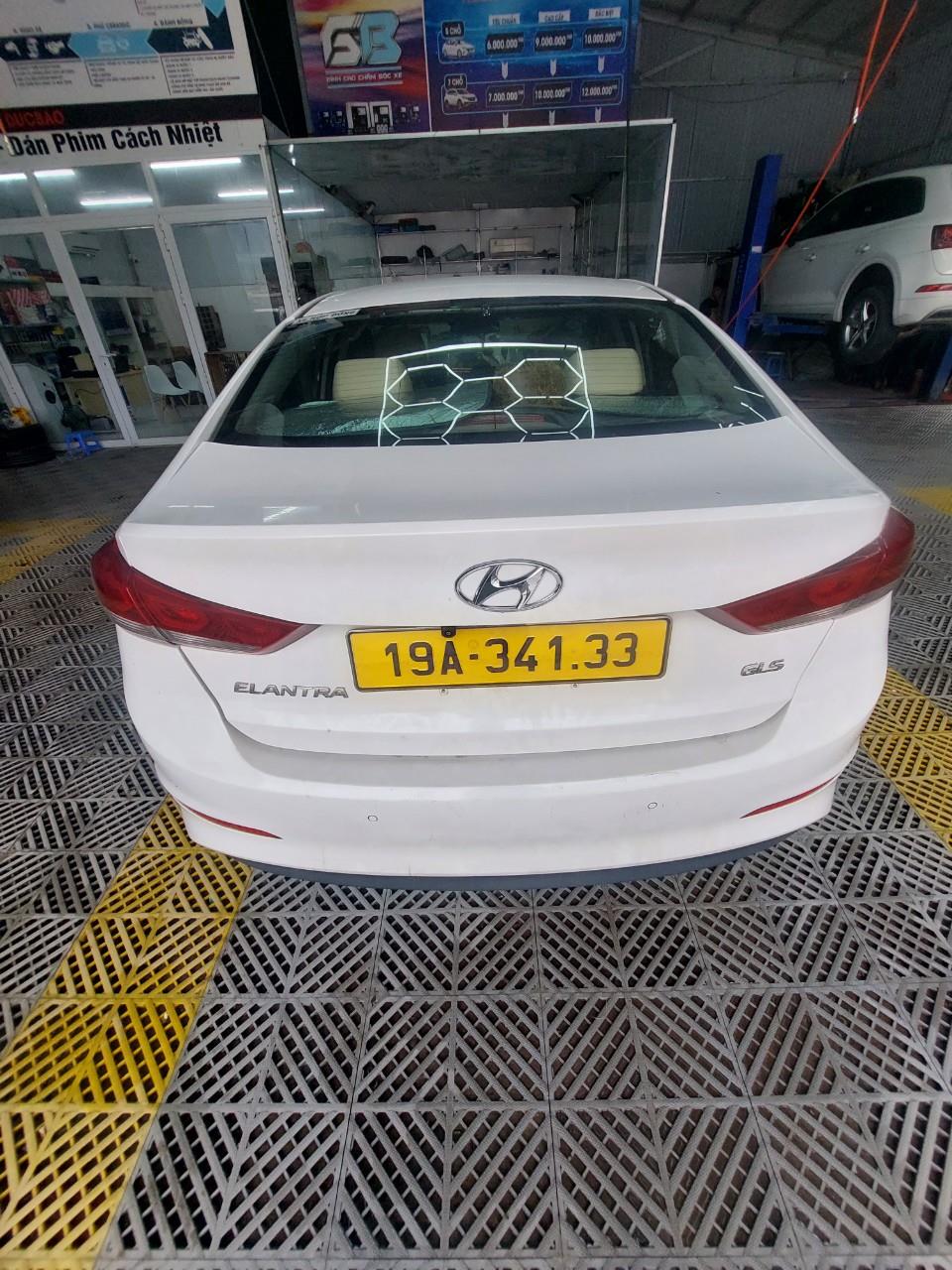 Hyundai Elantra 2017 1.6 MT1695670