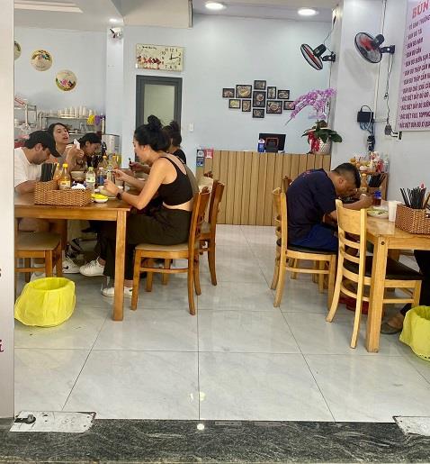 Sang quán bún bò huế 2 mặt tiền số 26 Thành Công ,Tân Phú, có giấy phép kinh doanh1125599