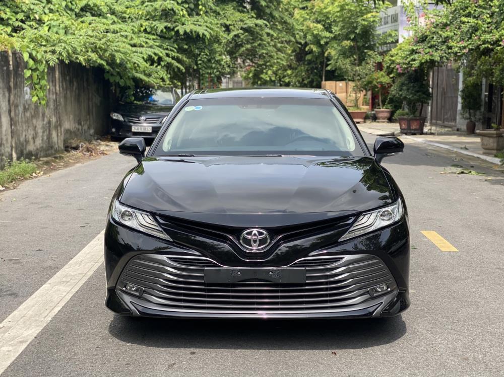 Chính chủ cần bán nhanh Toyota Camry 2.5Q 20211786456