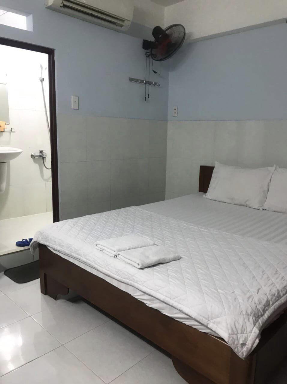 Bán khách sạn + giấy phép kinh doanh, hẻm xe hơi Nguyễn Ảnh Thủ, ngang rộng hơn 30 phòng, doanh thu cao733732
