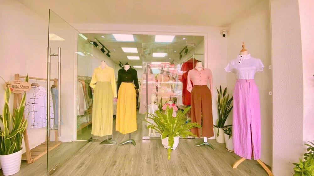 Vì gia đình chuyển vào Sg sống nên mình sang lại shop 76 Lê Đức Thọ2050866