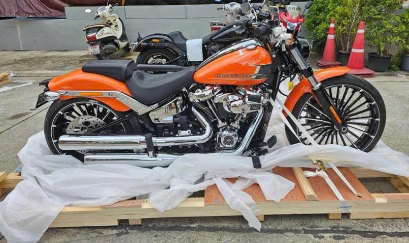 Vừa cập bến  Hàng về phục vụ cho AE  Harley - Davidson Breakout 114 2022 Màu độc lạ 843702