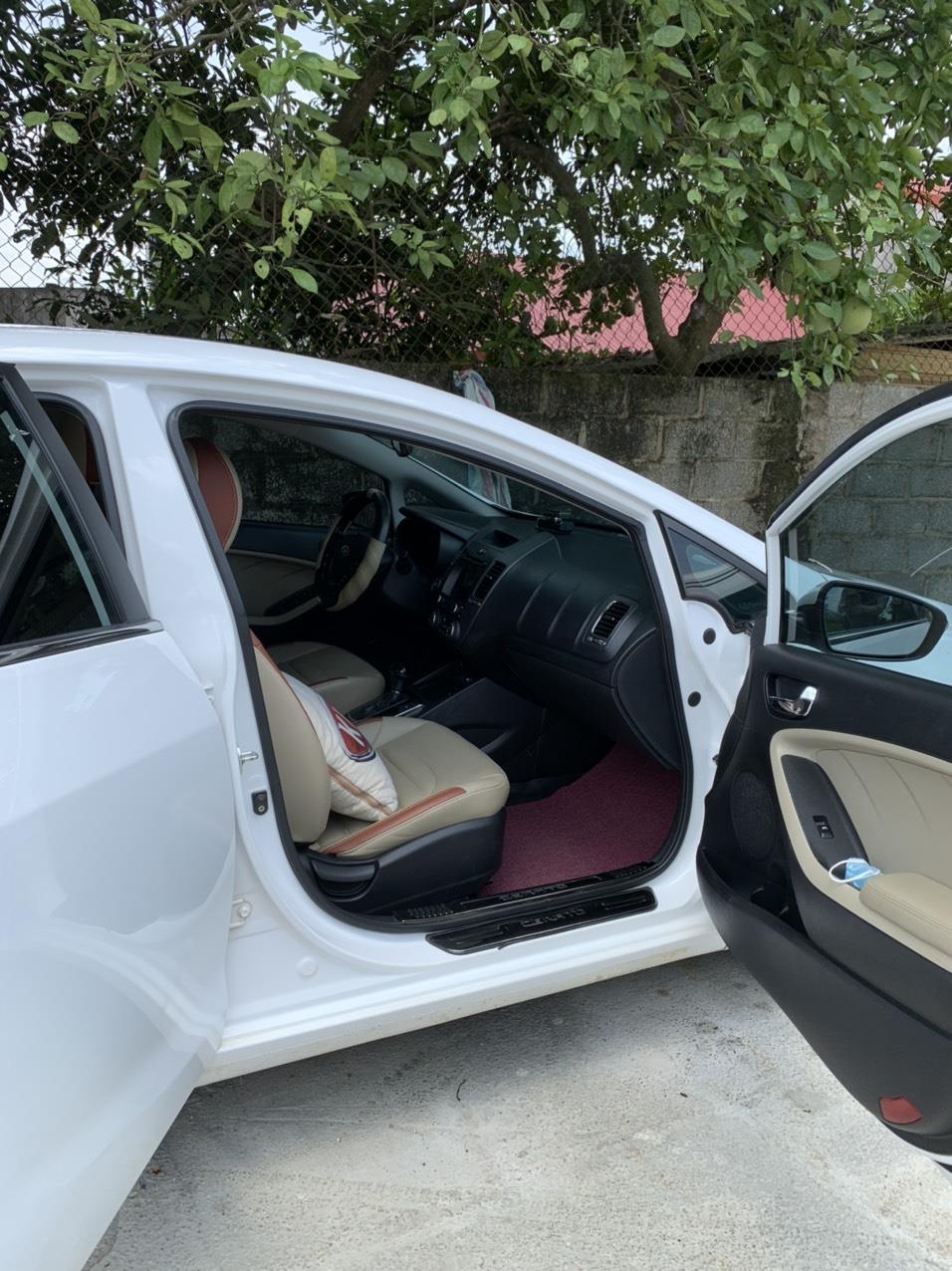 Chính chủ bán Xe Kia cerato đời cuối 2018 bản 1.6 số tự động 6 cấp ghế 2 màu. 445388