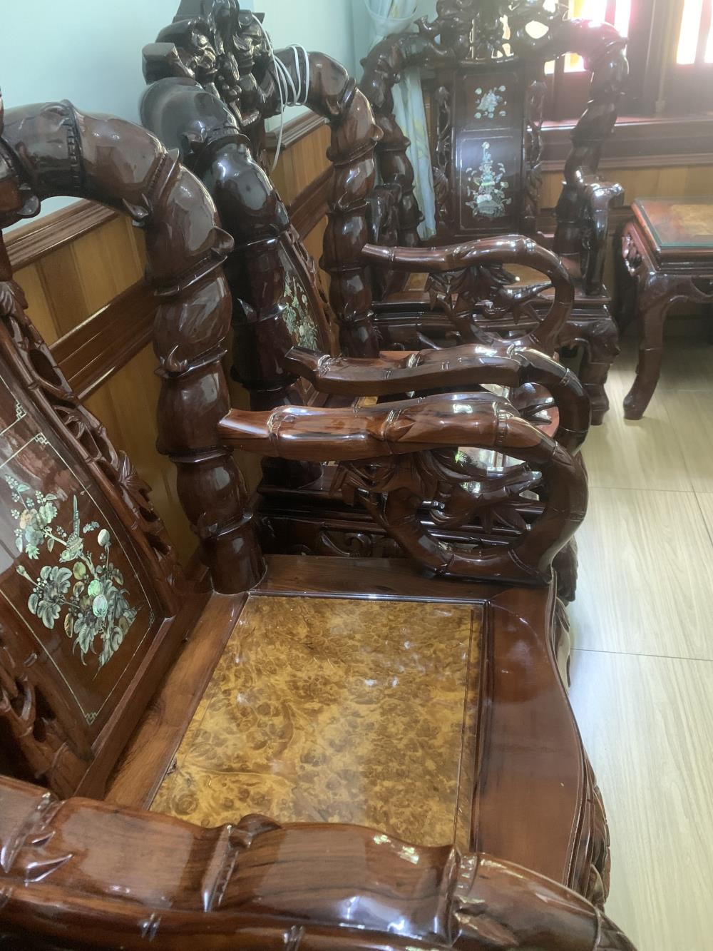 Bán bộ bàn 15 món,gỗ cẩm,mặt nu. giá 180 triệu1365278