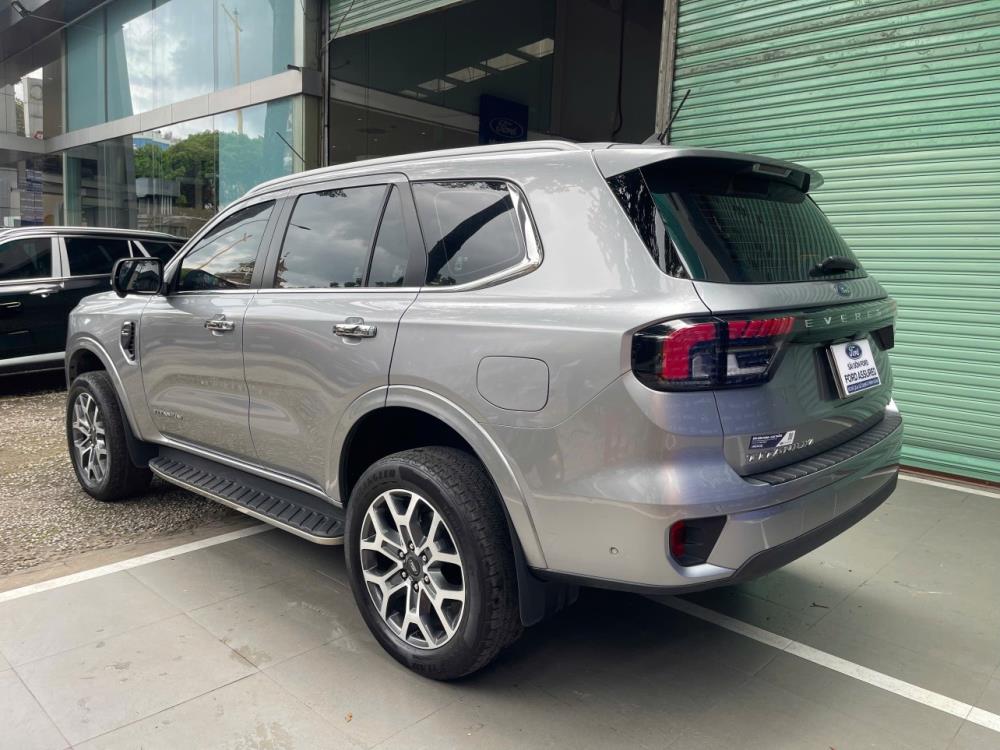 Chính chủ bán xe Ford Everest Titanium 4X4 sản xuất năm 20222010523