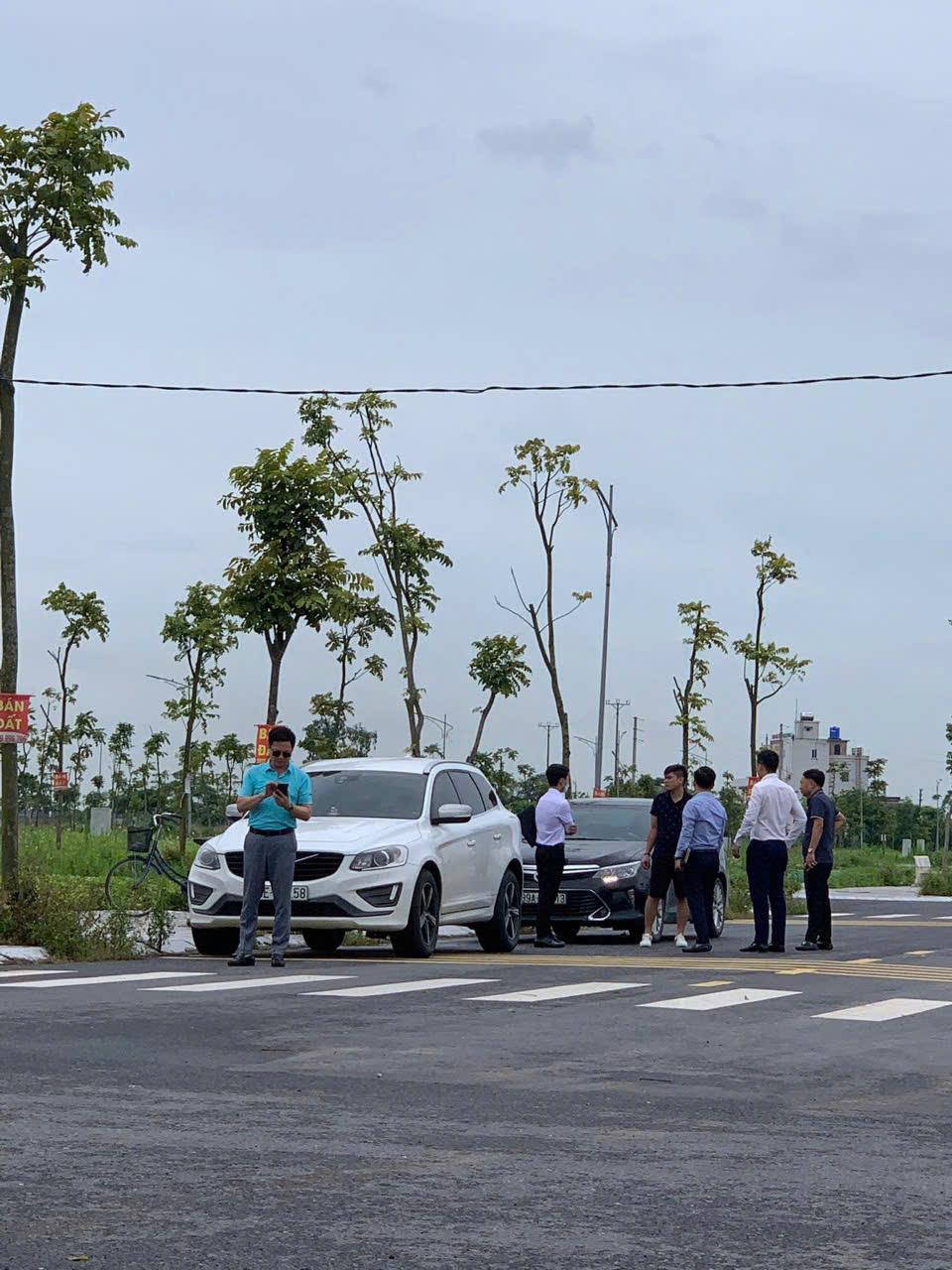 !!!!!! HÀNG CỰC HIẾM !!! Lô đất cực đẹp tại Trái Diêm 3 Tiền Hải giá bán nhanh thu hồi vốn. DT 100 M 2, mặt tiền 5 m2014829