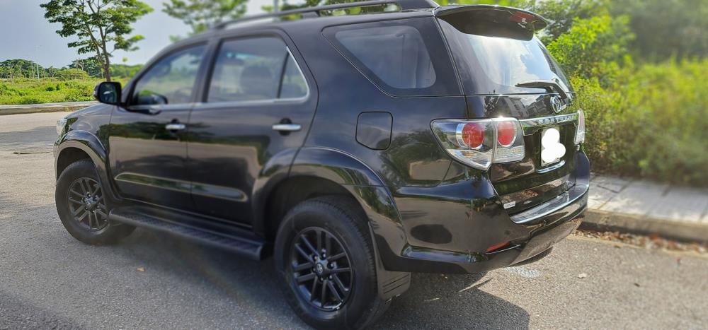 Chính chủ bán xe Toyota Fortuner đời 2015 màu đen nội thất kem, 2.7 một cầu máy xăng số tự động.846552