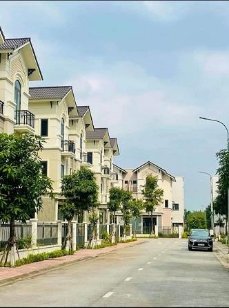 - Chỉ từ 6 tỷ XX , sở hữu ngay căn biệt thự 3 tầng tại sát ngay Hà Nội, không gian sống xanh, chuẩn Singapore1323918