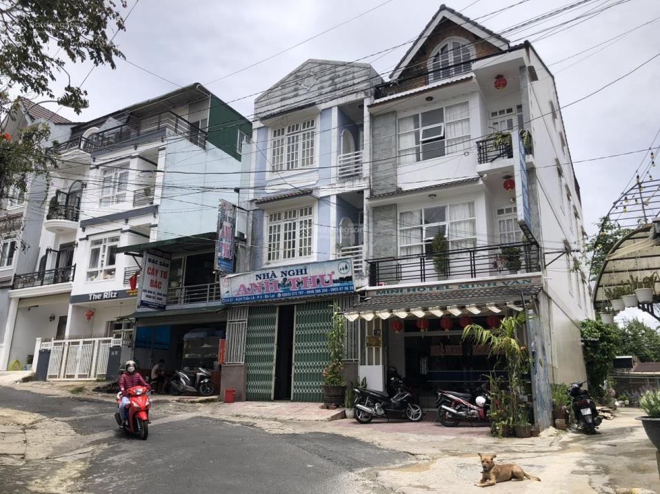 Bán khách sạn góc 2 mặt tiền Trần Lê, P4, Đà Lạt. Gần trung tâm, đang kinh doanh ổn định1184615