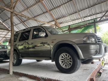 Ford Everest 2006 Gasoline XL 4x2 - 300000 km1968879