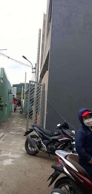 Chính chủ bán đất nằm kẹp giữa hai căn biệt thự đang thi công sau lưng Đại học Duy Tân K 44/70 đà sơn, Đà Nẵng236336