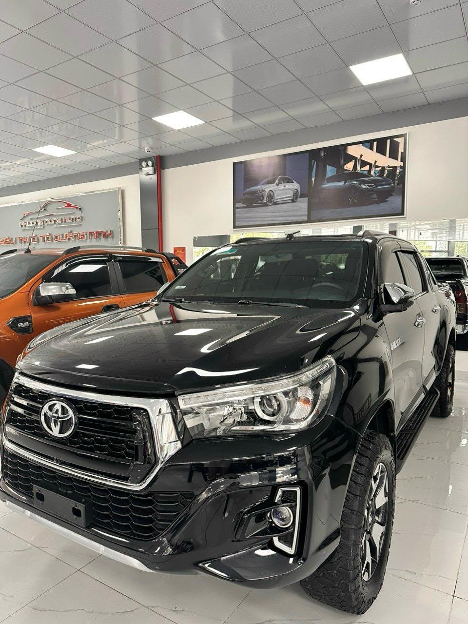 Hàng Mới Về Đây Ae ơi - Toyota Hilux SX 2018 Bản G Std 2 Cầu Máy Dầu1591671