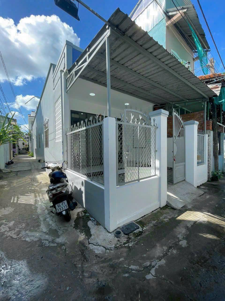 049💥Nhà Chỉ : 5,5tr/ tháng. ✓ 115m2

Cho thuê nhà nguyên căn MỚI 💯. Hẻm Tầm Vu, Hưng Lợi, Ninh Kiều1811308