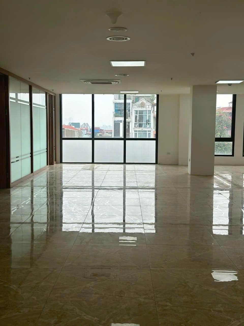 Cần cho thuê 300m2 sàn Tầng 5 tòa nhà mặt phố Trần Nhật Duật - Trung tâm quận Hoàn Kiếm.2013654