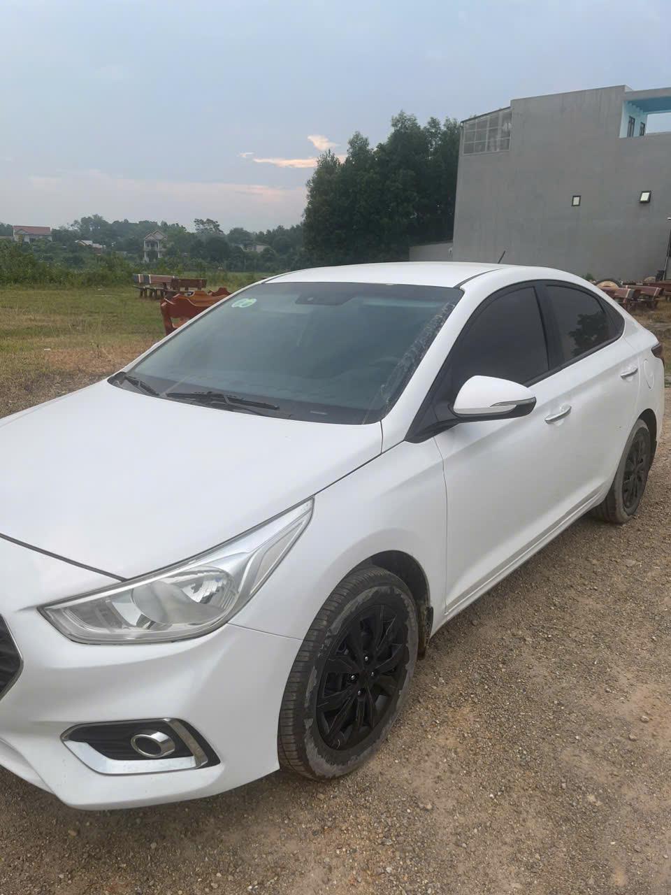 Chính chủ bán xe HYUNDAI ACCENT 1.4 MT sản xuất năm 20182010482