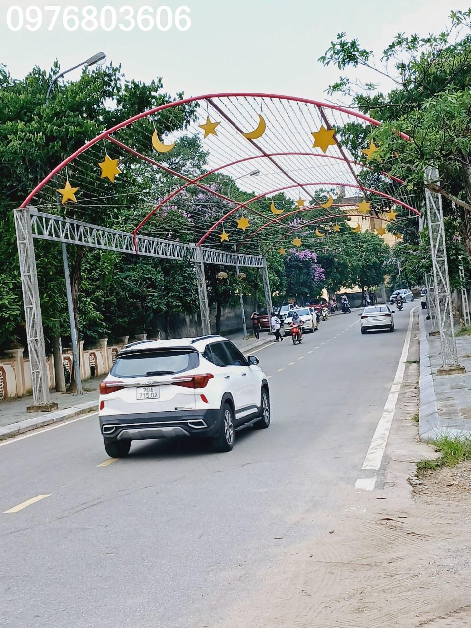 CỰC HIẾM : MẶT PHỐ ĐI BỘ trước mặt quảng trường cũ phổ yên duy nhất 1 lô đất rộng  hơn 1000m full thổ cư giá chưa đến  29tr/m1639004