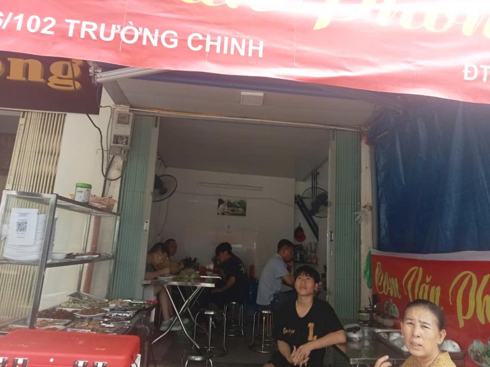 Sang nhượng quán cơm văn phòng đã đầy đủ đồ nghề để nấu cơm bún có lượng khách quen ổn định2016181