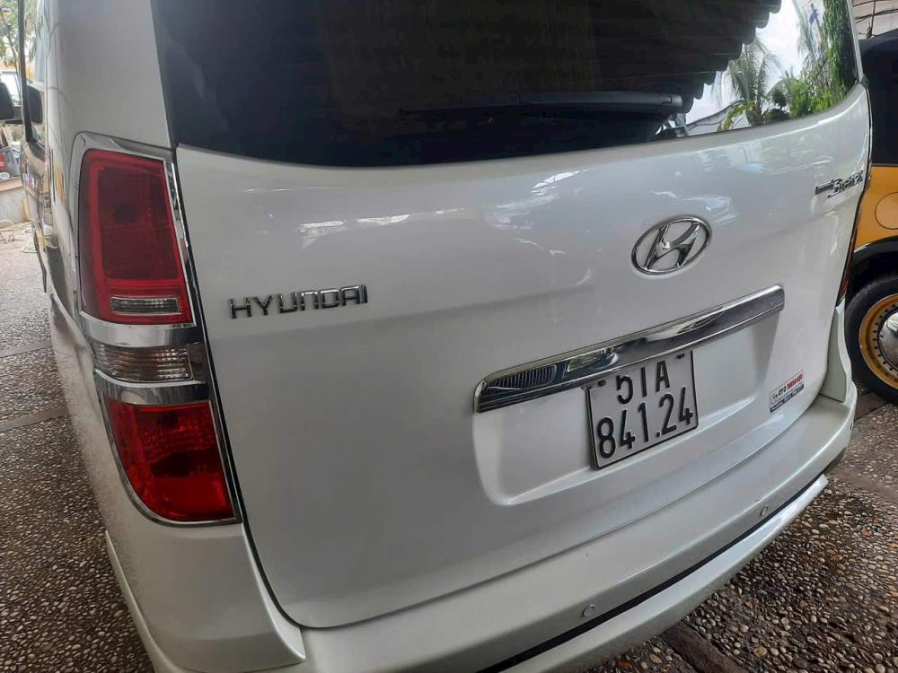 Hyundai Starex H1 Limousine 7 chỗ 2013 số tự động, máy xăng 2.4 đã trang bị nội thất khủng cho anh em1347167