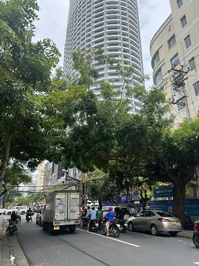 Bán nhà 6 tầng thiết kế hiện đại tại mặt tiền đường Hùng Vương ,khu Phố Tây trung tâm tp biển Nha Trang.559253