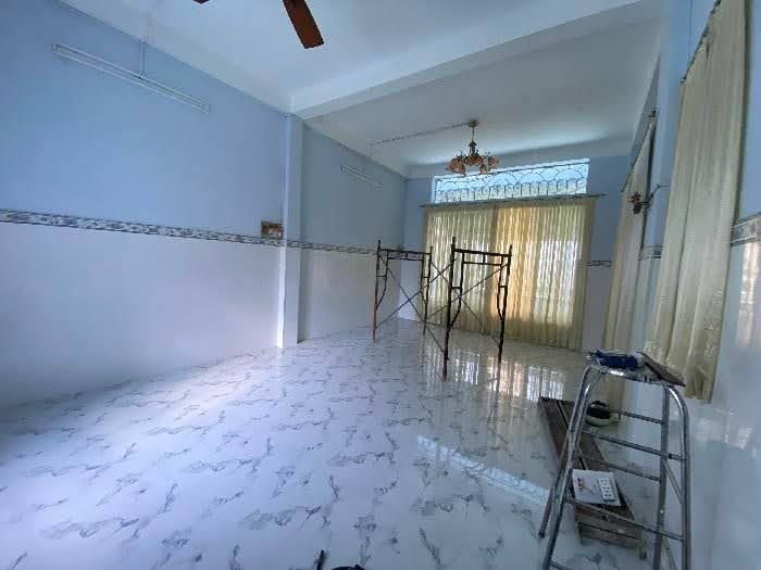 Bán nhà To Giá Rẻ Đường Lạc Long Quân, gần Ông ích Khiêm Q11. DT: 5.5x24m². chỉ 14.9 tỷ.1854122