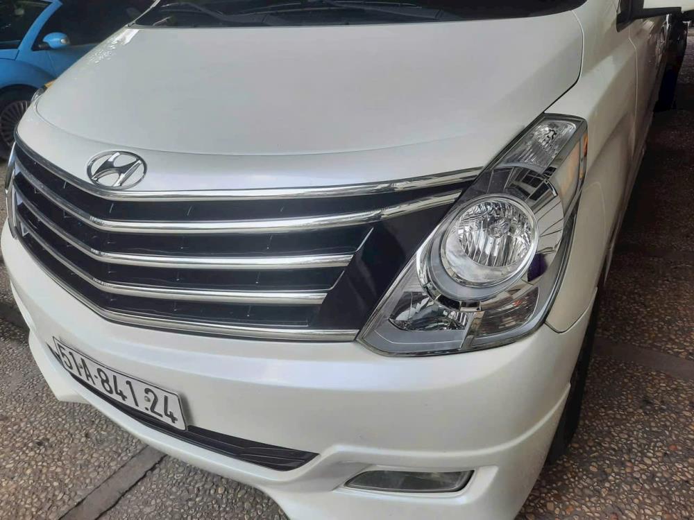Hyundai Starex H1 Limousine 7 chỗ 2013 số tự động, máy xăng 2.4 đã trang bị nội thất khủng cho anh em1347163