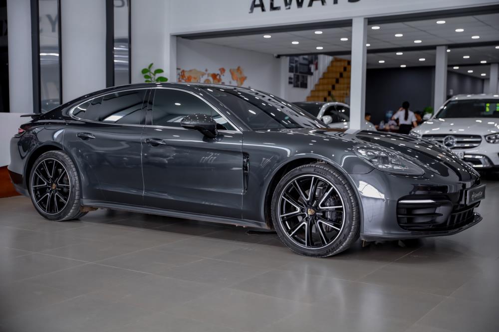 Panamera 2021 Mâu xám anh kim/nâu 1699860