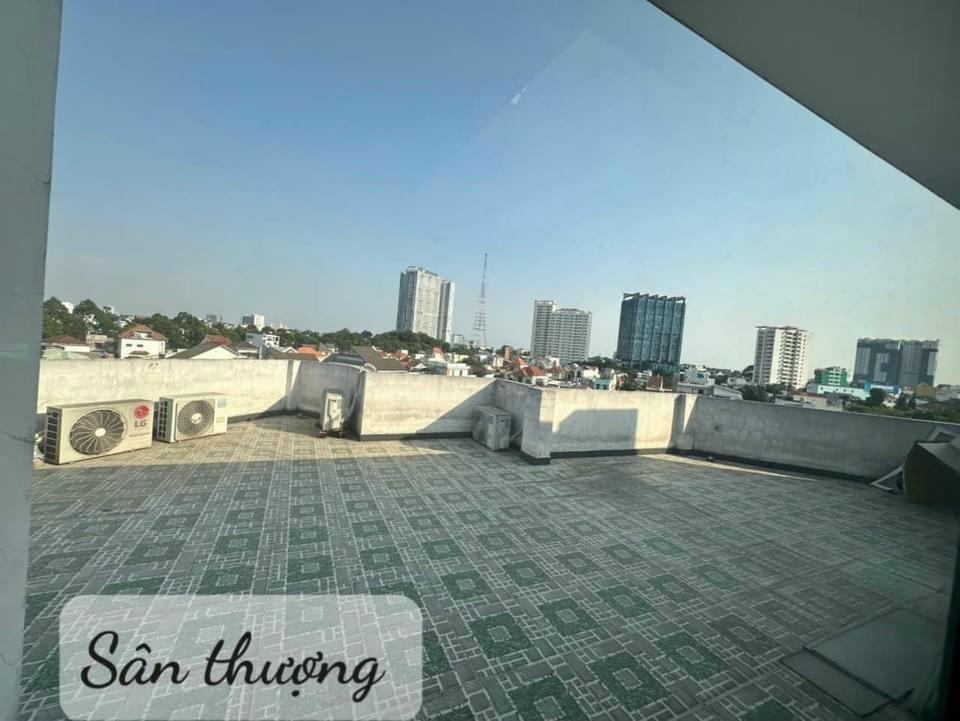 Cho thuê mặt bằng trung tâm tp Thủ Dầu Một, BD.Diện tích 11x17m. 950m sàn. 
Có thang máy.💰Giá thuê 80tr/th. Cọc 2th1414366