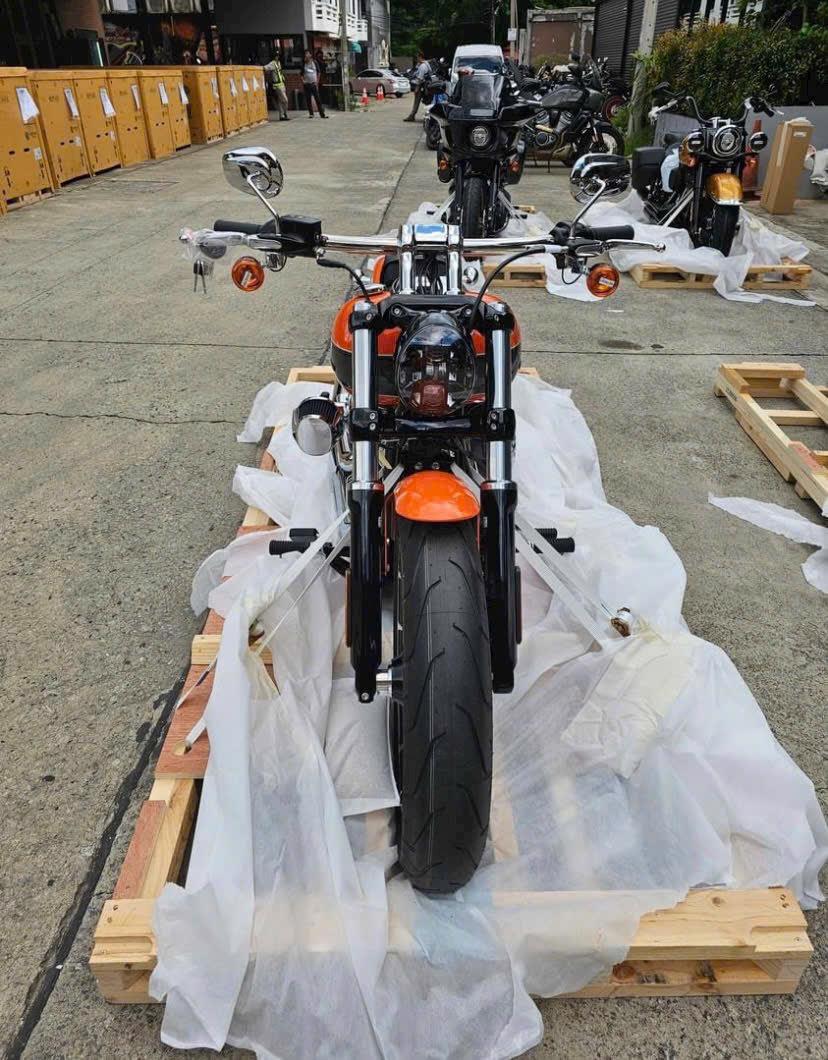 Vừa cập bến  Hàng về phục vụ cho AE  Harley - Davidson Breakout 114 2022 Màu độc lạ 843704