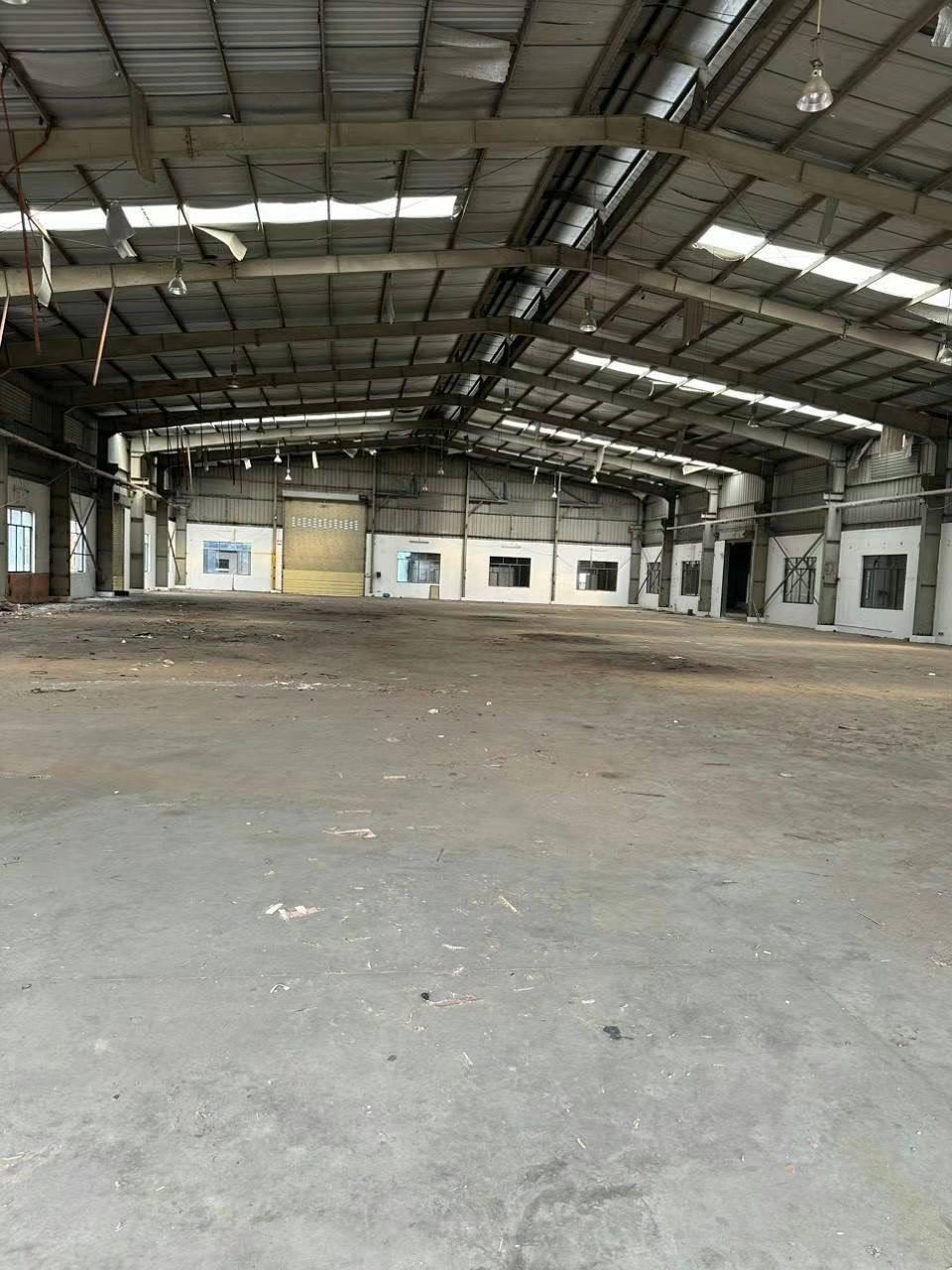 Kho xưởng cho thuê kcn Mỹ Phước Bến Cát BD. Diện Tích Đất: 20.000 m².Diện Tích Xưởng: 14.000 m².Trạm Điện: 1000 KVA.PCCC: Đầy đủ1677356