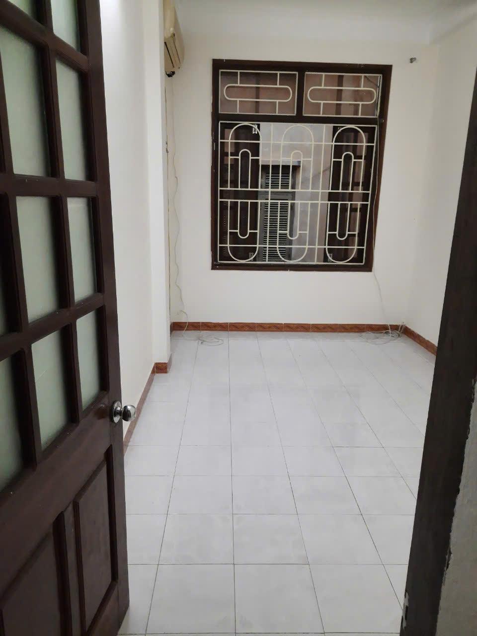 Cho thuê nhà Vũ Thạnh, Hào Nam, Đống Đa. DT 30m2, 4 tầng, 2 ngủ, 3 WC, 8.5 Triệu2003766