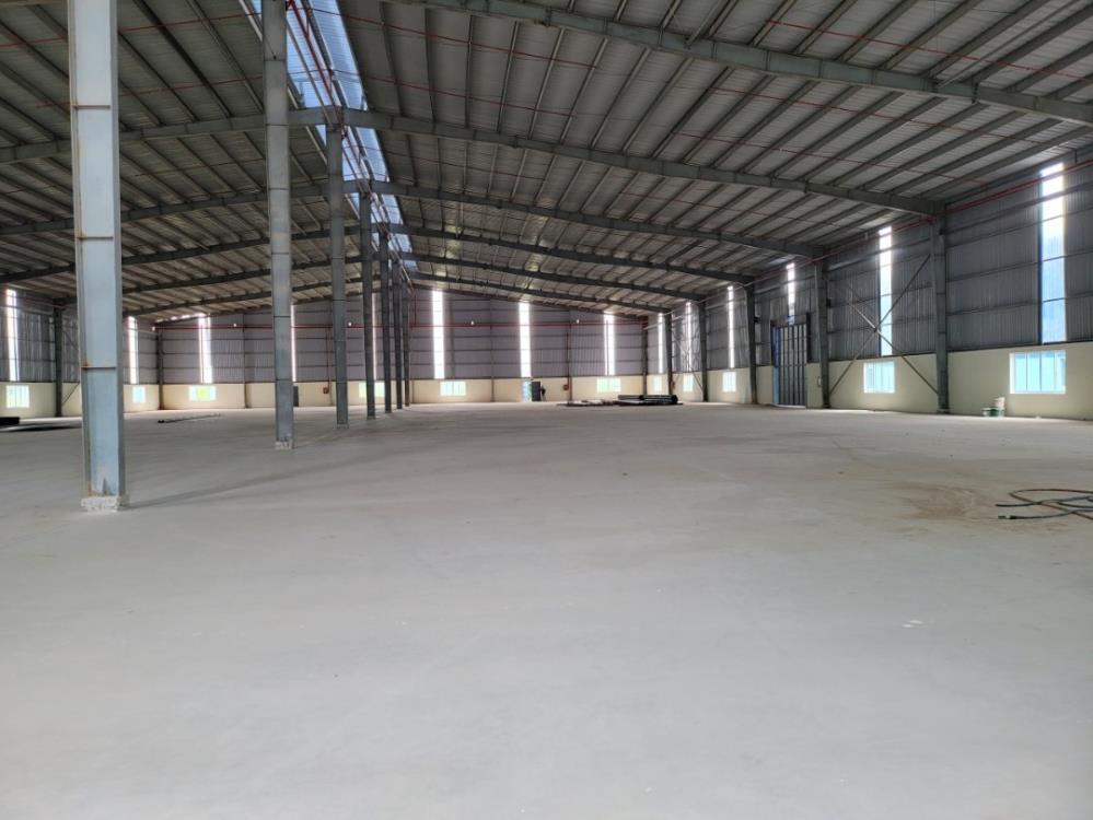 Cho Thuê Xưởng Tại Bến Cát, Bình Dương.Diện Tích Xưởng: 8.000 m² (2 xưởng, mỗi xưởng 4.000 m²).Giá Thuê: 63.000 VND/m²1677070