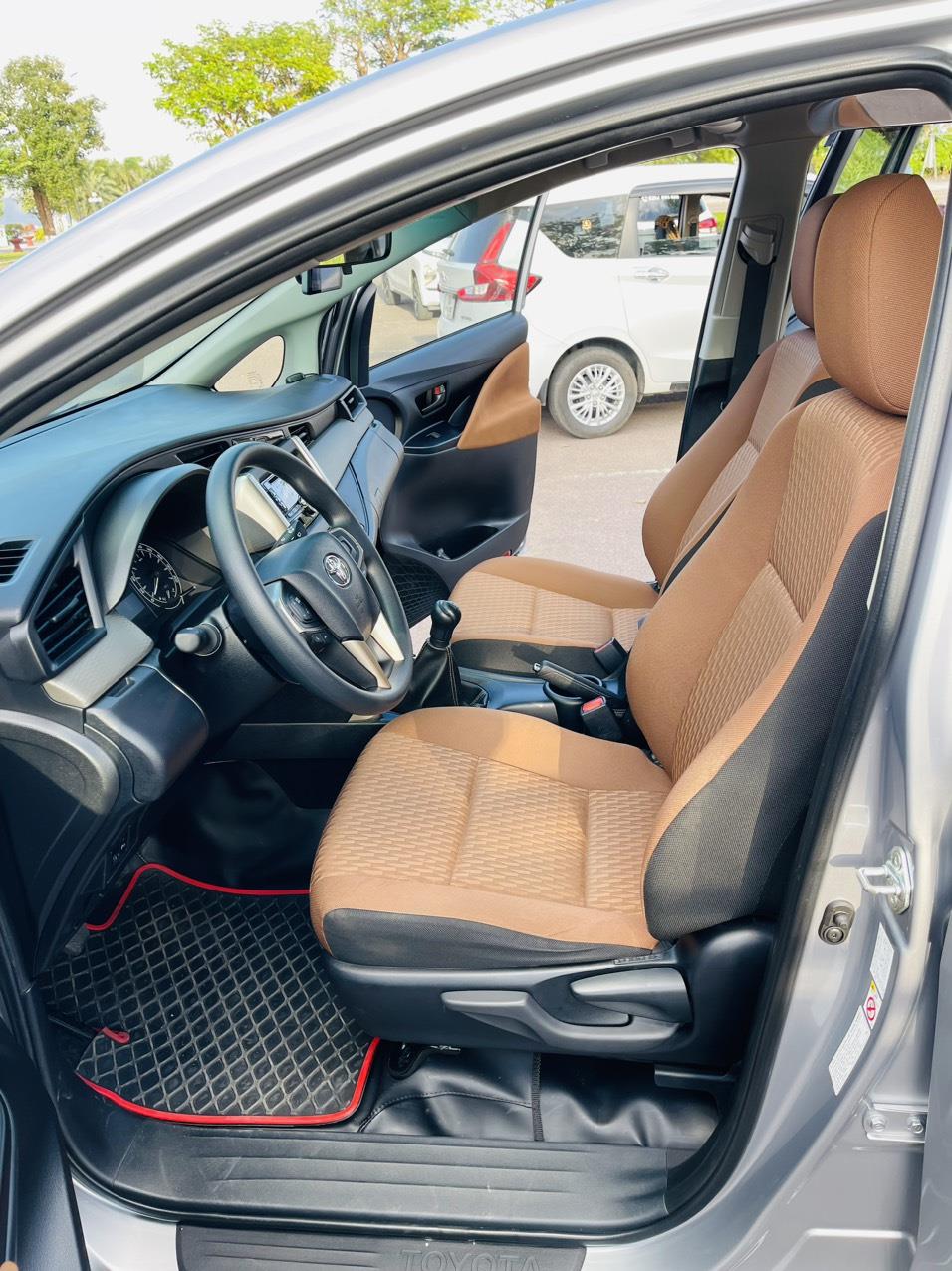 UUsed Car Dealer Trimap đang bán; Toyota Innova E 2.0 sx 2019, đăng ký 2020 một chủ mua mới đầu. 407721