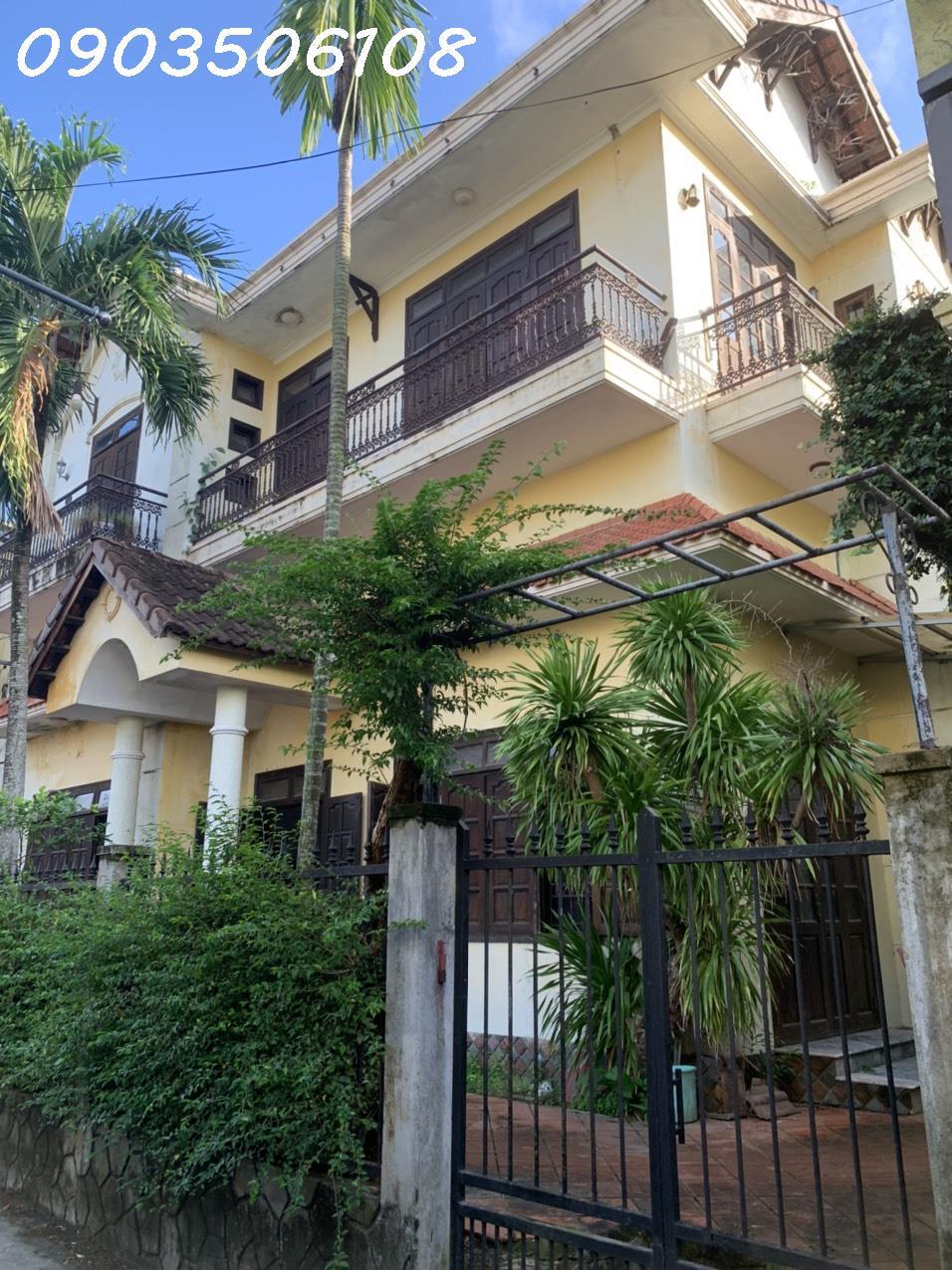 Cho thuê nhà 3 tầng đường Phan Bội Châu ( phố Pháp ), trung tâm phố cổ, Hội An, Quảng Nam913057