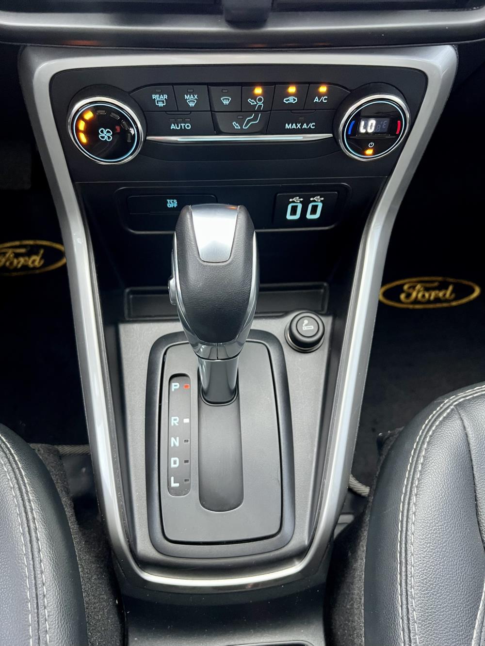 Ford Ecosport TITANIUM 2019 số tự động bản full, xe zin 100% 382473