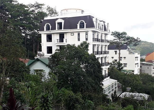 Bán khách sạn mặt tiền Trần Quang Diệu Đà Lạt view rừng thông1125921