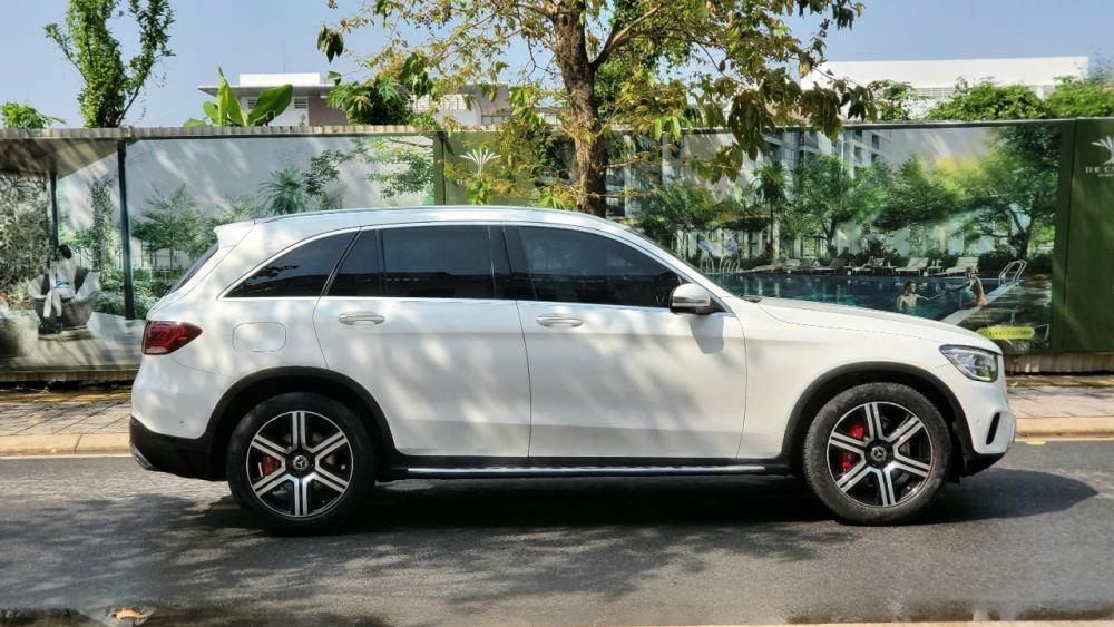 CẦN BÁN XE MERCEDES GLC200 4 MATIC SẢN XUẤT NĂM 20202010343