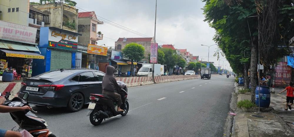 Cho thuê mặt bằng/ nhà mặt tiền kinh doanh sầm uất gần vincom Dĩ An, Bình Dương1983597