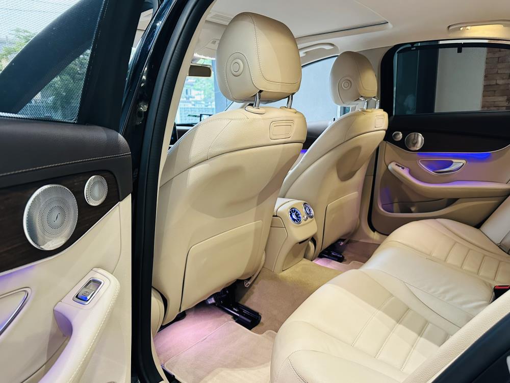 Siêu phẩm MercedesC200 Exclusive với gói độ lên đến hơn 100 triệu, nhìn từ xa không khác gì xe C300 AMG1769507