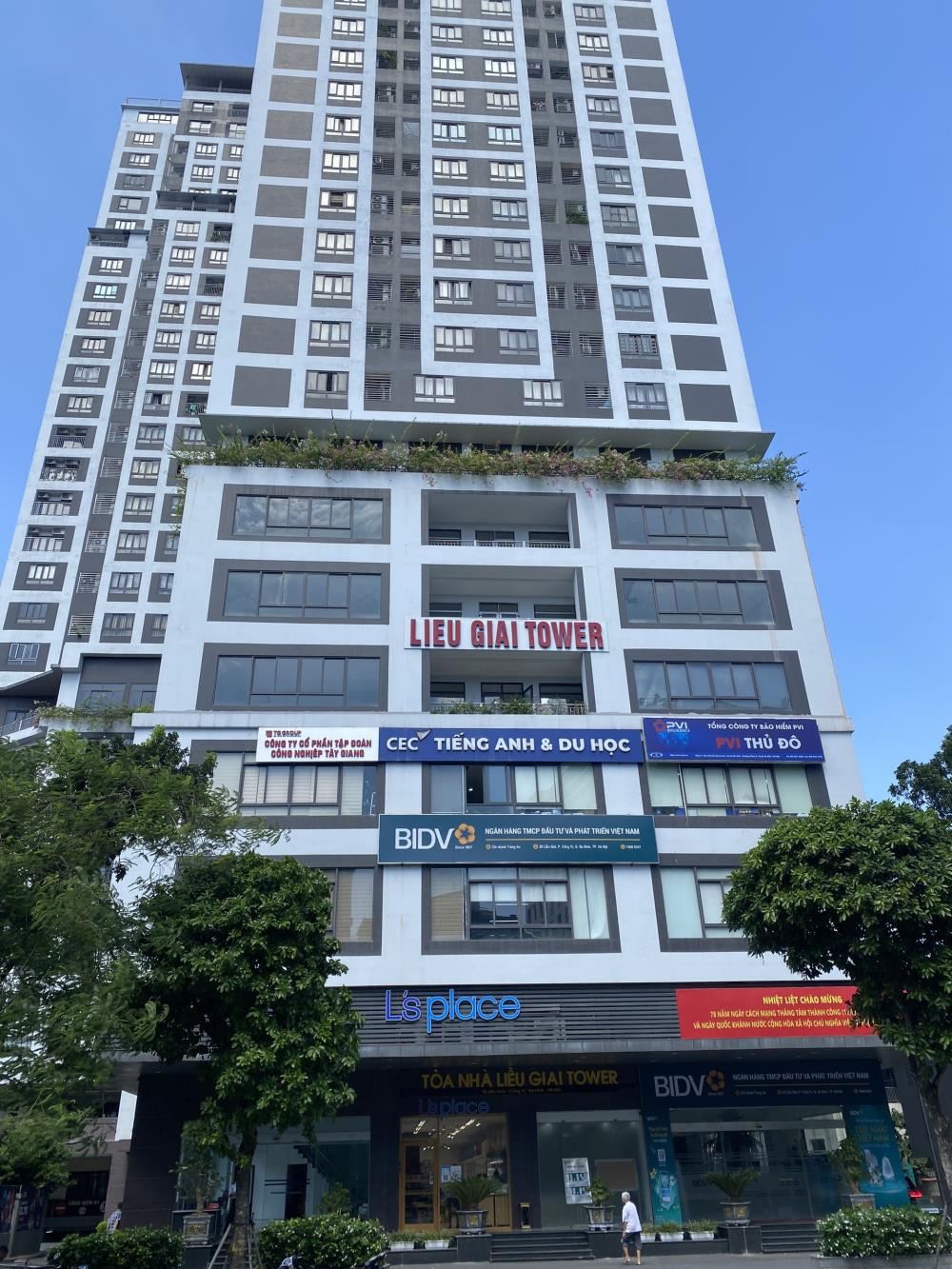 Cho thuê căn góc, diện tích 127 m2 nhìn xuống đường Liễu Giai, Ba Đình, HN492343