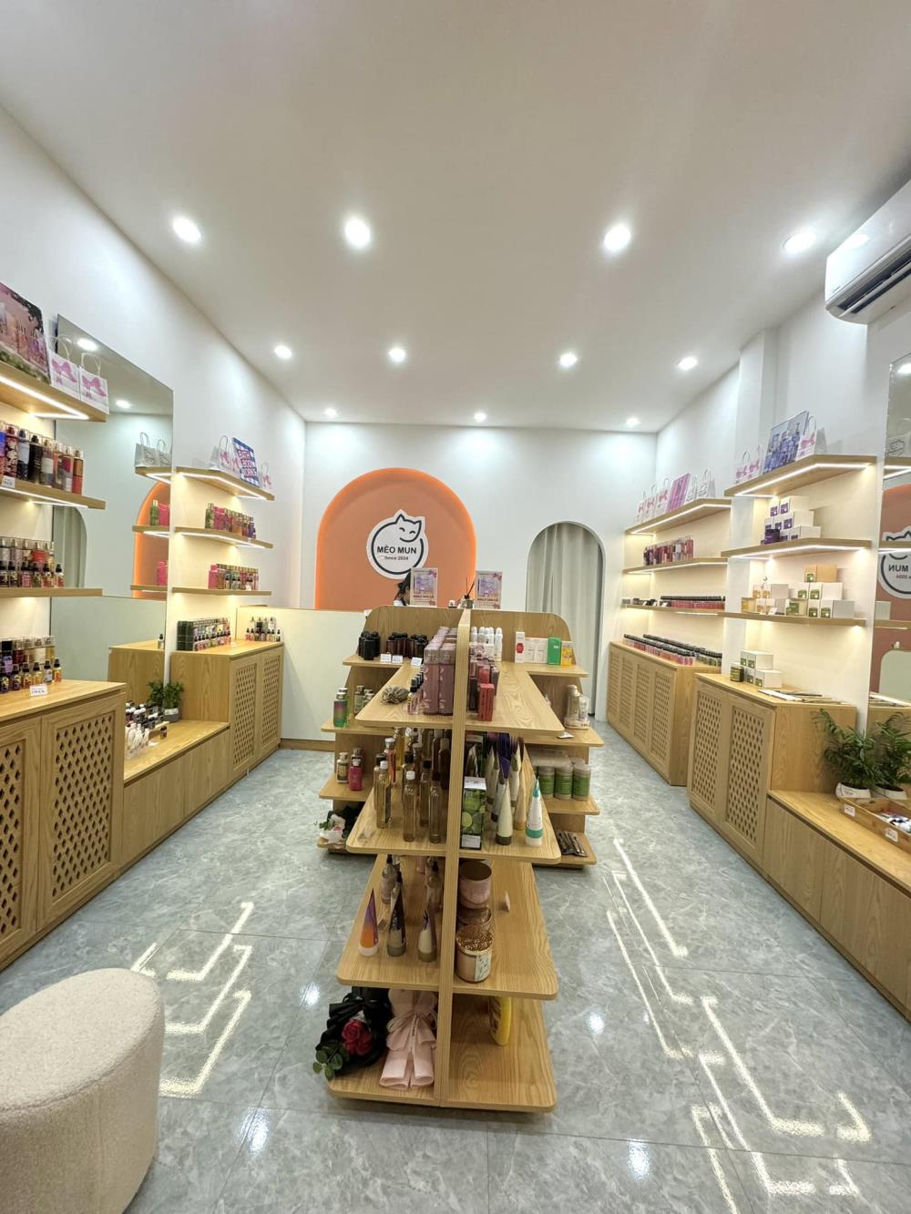 Sang nhượng Shop tại 291 Núi Thành , Hải Châu , ĐÀ NẴNG1859963